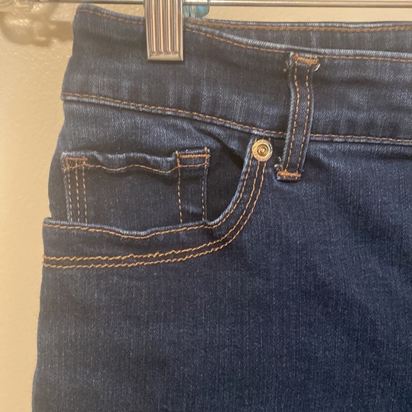 Chico’s So Lifting/So Slimming Collection - Picture 2 of 9